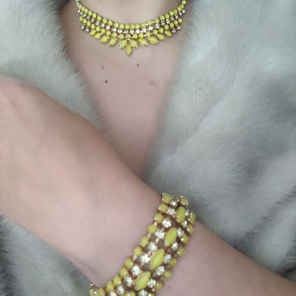 Exquisite Joseph Warner Chartreuse Yellow Necklace and Bracelet jewelry set - Picture 12 of 15